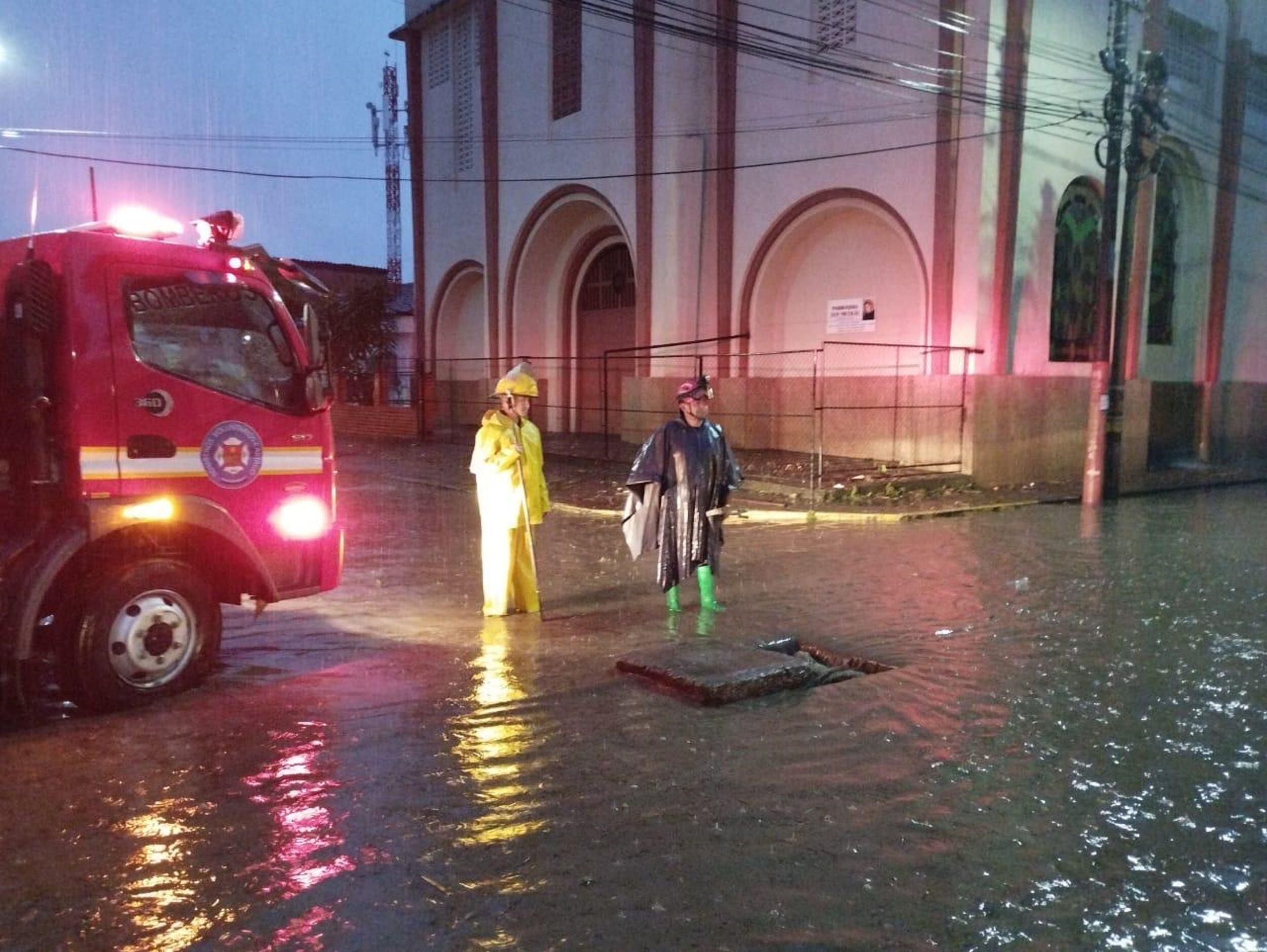 Calles inundadas en Cartago. Foto: Alcaldía de Cartago.