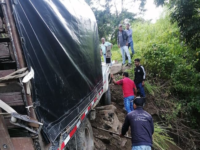 Lluvias en la Sierra Nevada mantienen incomunicada a la población por deslizamiento
