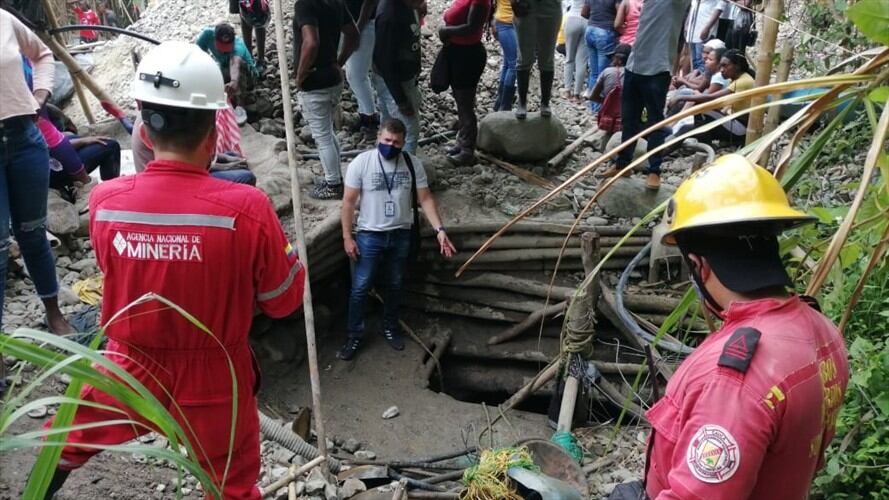 Los cuerpos fueron evacuados del sitio de la emergencia y llevados a Santander de Quilichao . Foto: Cortesía