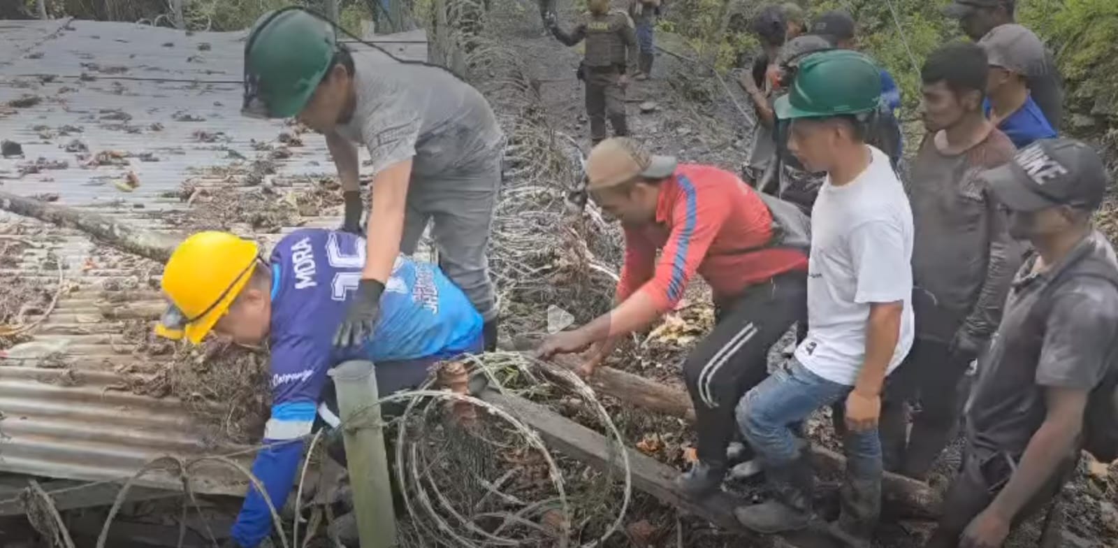 Un total de 70 personas ingresaron por varios sectores a la mina El Aguardiente, ubicada en Quípama, Boyacá.