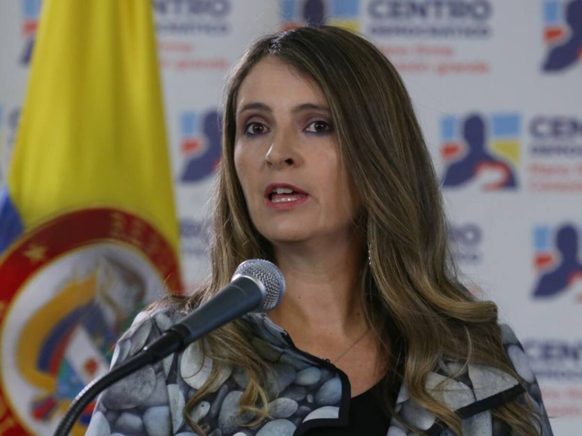 Centro Democrático pide condicionar diálogos de paz a entrega de menores reclutados