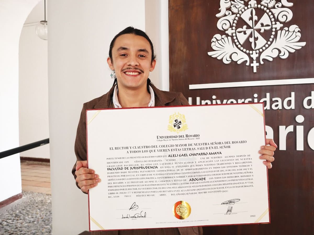 Alelí Gael Chaparro, primer profesional en recibir título como ‘abogade’