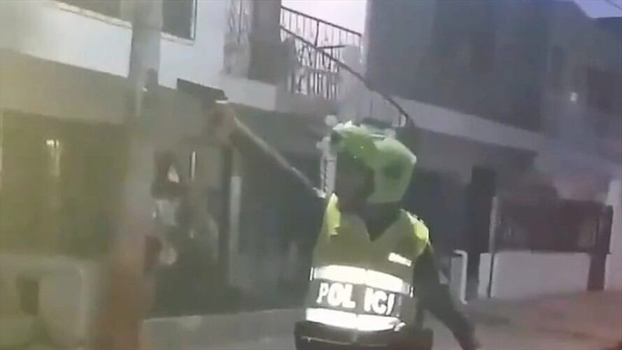 El patrullero esta siendo investigado por la Policía . Foto: Cortesía