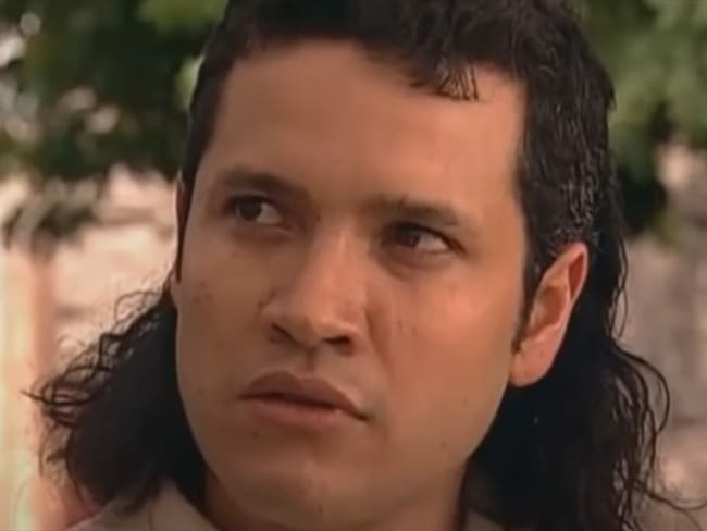 Así luce Manuel Orjuela, ‘Carlangas’ de Pedro el Escamoso, en la actualidad. Foto: Captura YouTube Cortonovelas TV