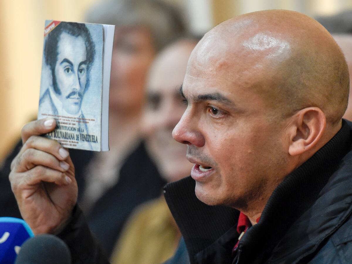 Exgeneral de Venezuela Clíver Alcalá condenado a 21 años por narcotráfico y lazos con Farc