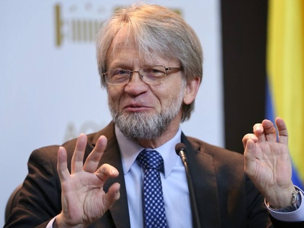 Antanas Mockus seguirá siendo congresista