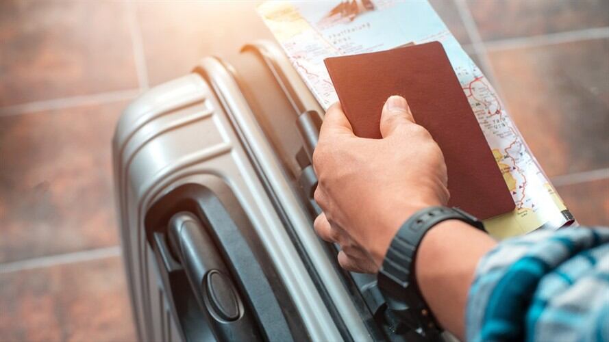 A la hora de viajar, muchas personas se preguntan si pueden llevar medicamentos en su equipaje de avión, debido a que hay algunos que son formulados por los médicos.. Foto: Getty Images