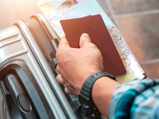 A la hora de viajar, muchas personas se preguntan si pueden llevar medicamentos en su equipaje de avión, debido a que hay algunos que son formulados por los médicos.. Foto: Getty Images