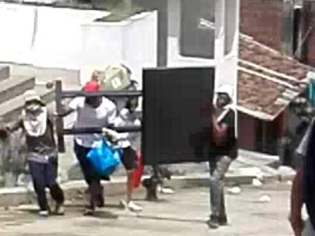 Caen responsables de vandalizar estación de Policía durante protestas en Cali