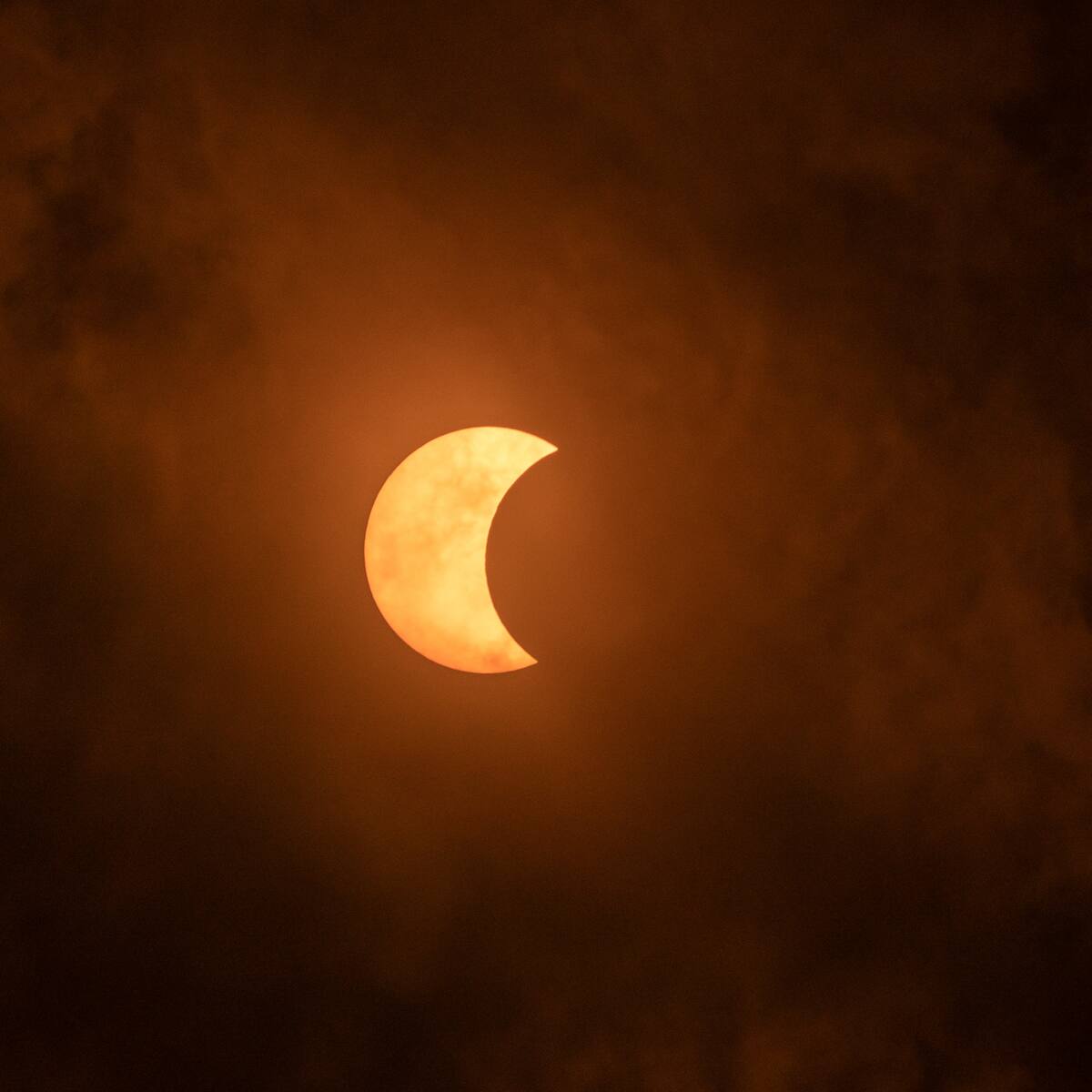 Video: eclipse solar total oscureció el noroeste de Australia