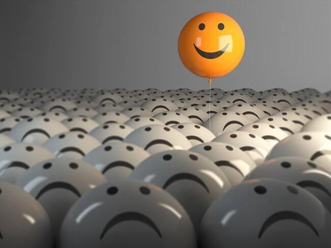 Un nuevo estudio confirmó una disminución a largo plazo en el porcentaje de adultos que se consideran felices.. Foto: Getty Images