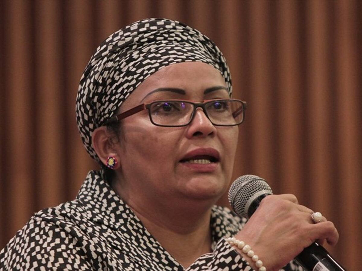 Víctimas criticaron que Victoria Sandino hable de crímenes de guerra contra Farc