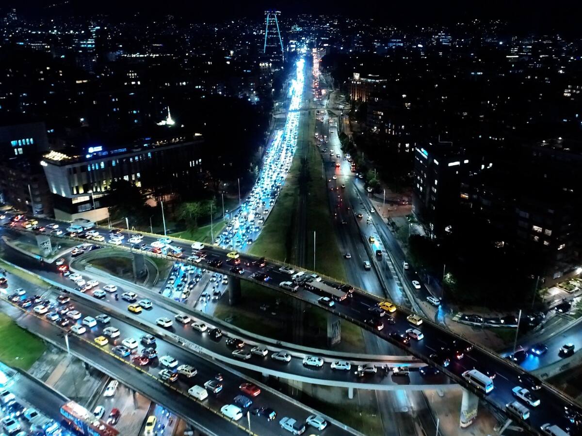 Bogotá moderniza luminaria urbana en importantes avenidas de la ciudad