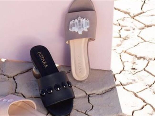 Así son los zapatos con cristales curativos