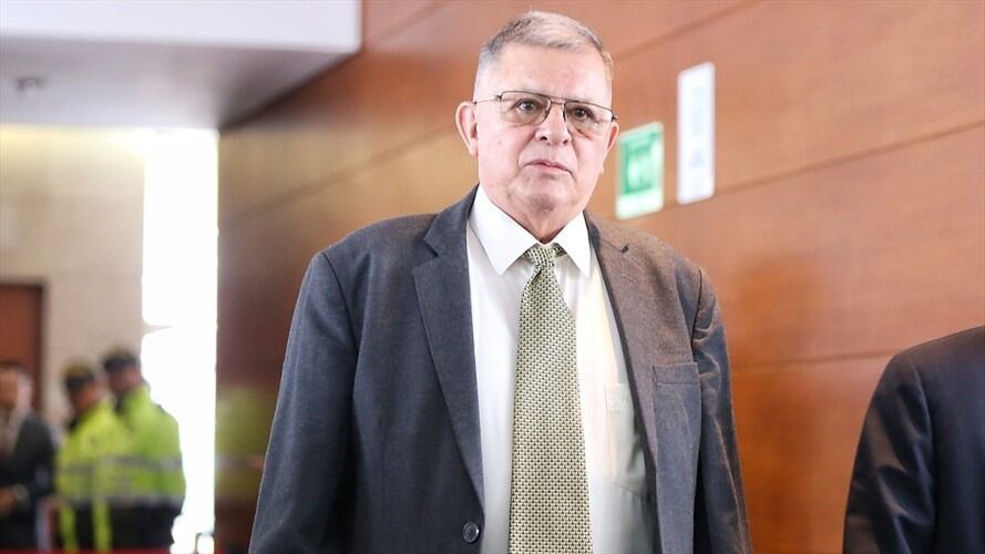 En interceptaciones telefónicas que adelantó la Fiscalía a alias ‘Gafas’ se deja en evidencia cómo se negociaba la entrada a las listas de las Farc.. Foto: Colprensa