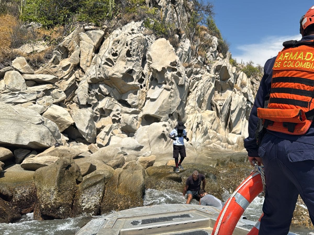 Búsqueda contrarreloj en Santa Marta: Armada rastrea a pescador desaparecido tras emergencia en alta