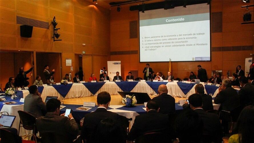 Primera reunión para negociar salario mínimo del 2020, primer desacuerdo en la mesa. Foto: Mintrabajo