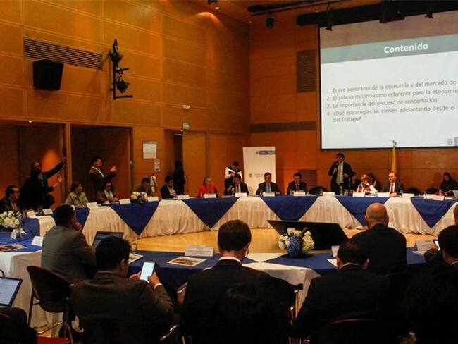 Primera reunión para negociar salario mínimo del 2020, primer desacuerdo en la mesa. Foto: Mintrabajo