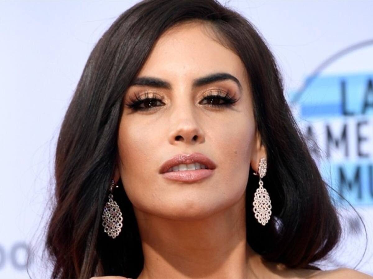 Jessica Cediel lució su silueta con ajustado body rojo y enamoró a sus seguidores