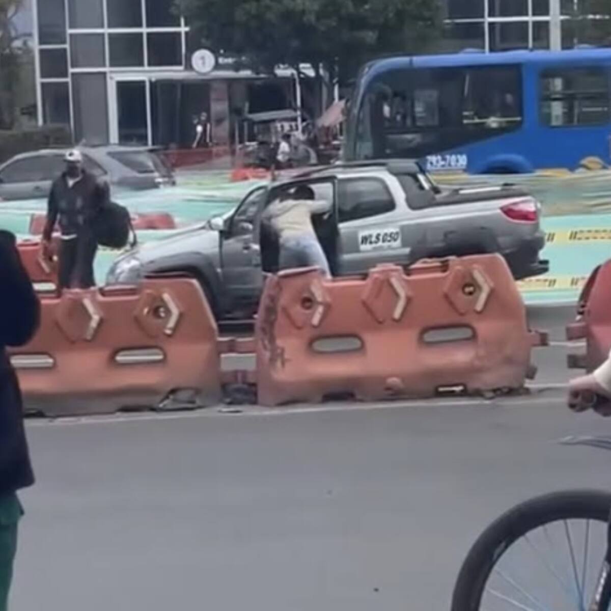 Intento de fleteo en Bogotá: víctima se salvó de que le robaran dinero que había retirado antes