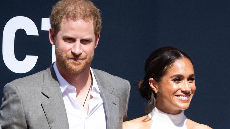 Príncipe Harry y Meghan Markle, involucrados en persecución de carros “casi catastrófica”