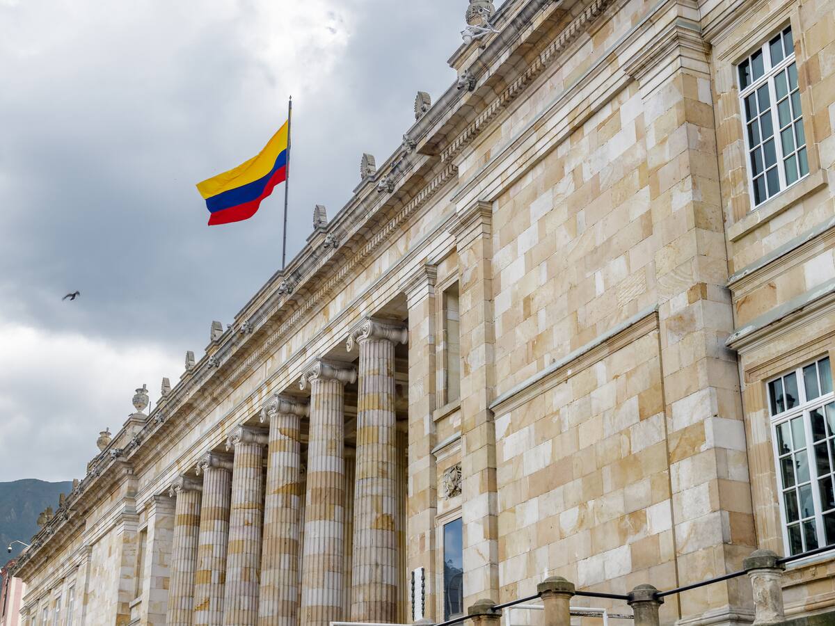 200 personalidades le dicen “no” a la asamblea constituyente