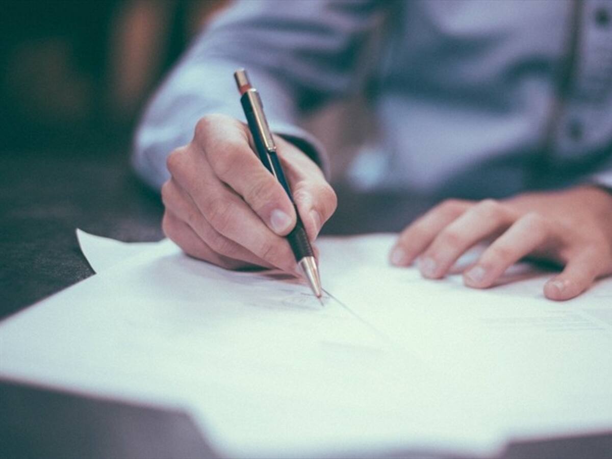 Habrían falsificado firma de funcionaria para realizar contratos educativos en Cali