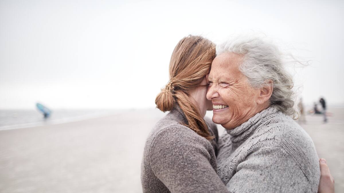 “A los 101 años mi abuela volvió a vivir”: Fiona Lauriol y el viaje que cambió un final anunciado