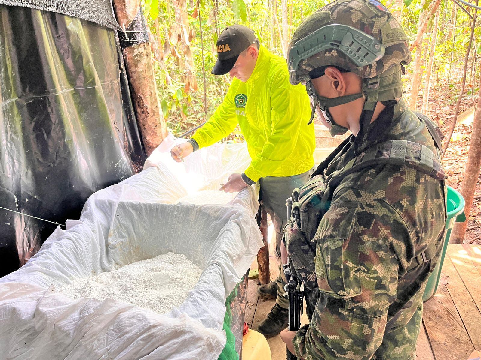 Incautan más de una tonelada de cocaína perteneciente al ELN en zona rural de Cúcuta. / Foto: Ejército Nacional.