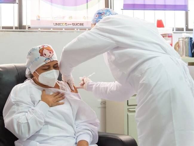 "Empieza un nuevo capítulo en lo que es la derrota de esta pandemia", dijo el presidente Iván Duque. Foto: Presidencia de la República