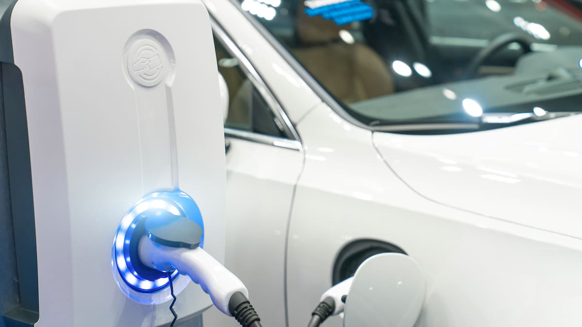 Los problemas de comprar carro eléctrico en Colombia