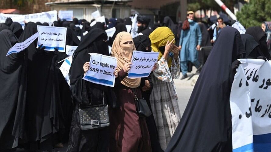 Los talibanes permitirán que las mujeres estudien. Foto: Getty Images