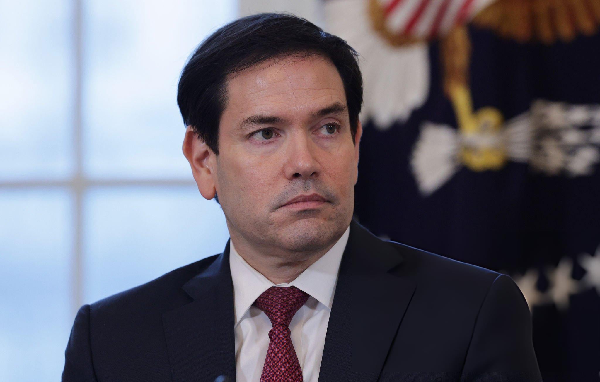 El Secretario de Estado de EE. UU., Marco Rubio, durante una reunión con ejecutivos de petróleo y gas en la Sala Este de la Casa Blanca el 9 de enero de 2026 en Washington D. C. FOTO: Alex Wong/Getty Images