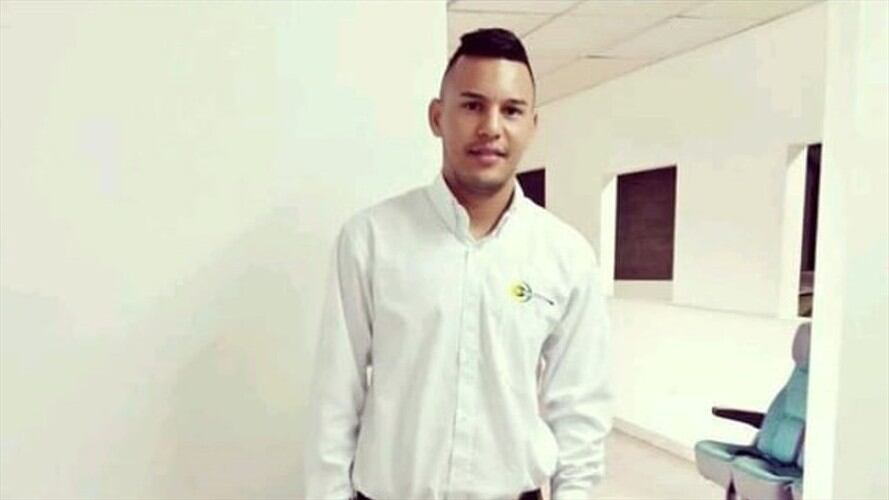 Se confirmó que el joven Carlos Enrique Rojas fue privado de la libertad en la noche de este sábado 17 de noviembre. Foto: Publicada por familiares