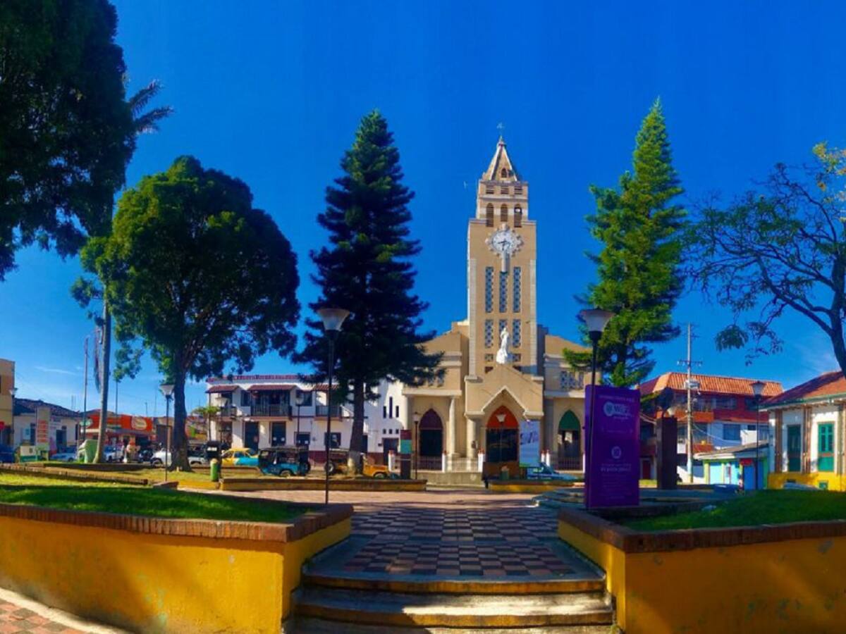 Denuncian que hace días en un colegio de Risaralda, Caldas, no tienen transporte escolar