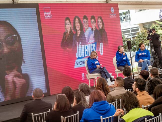 Claudia López anuncia más de 9.000 elegidos del programa Jóvenes a la U en Bogotá
