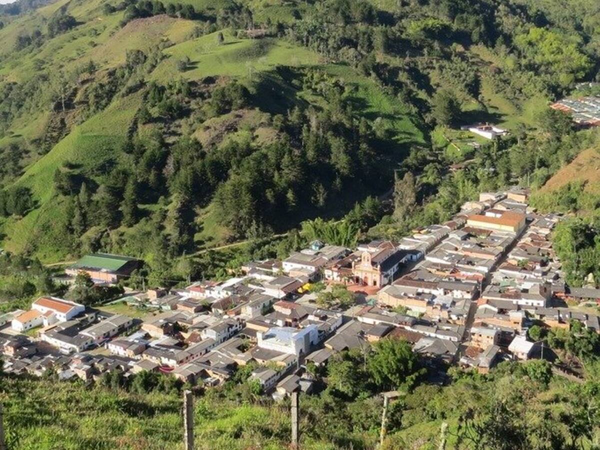 Aumentó a 10 el número de personas fallecidas por avenida torrencial en Abriaquí, Antioquia