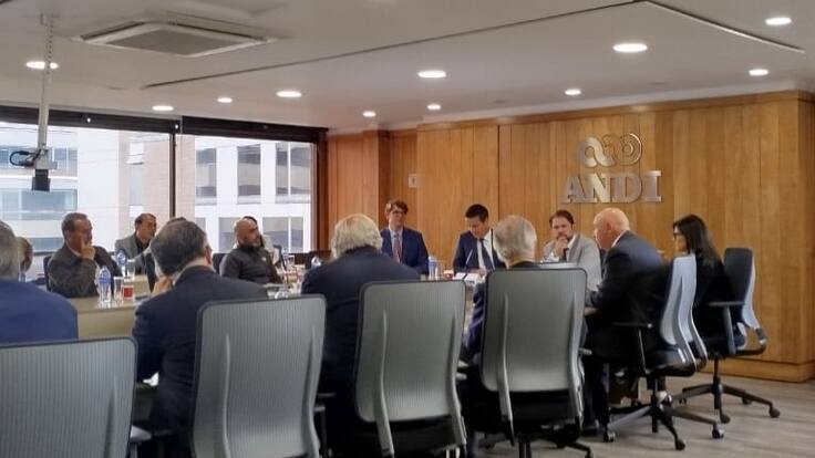 Rubén Gallego habla en W Fin de Semana sobre la reunión con el presidente Petro