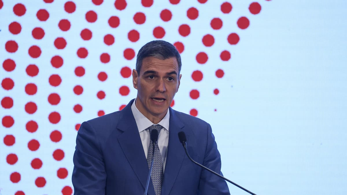 Pedro Sánchez anunció envío de 10.000 soldados y policías tras inundaciones en España
