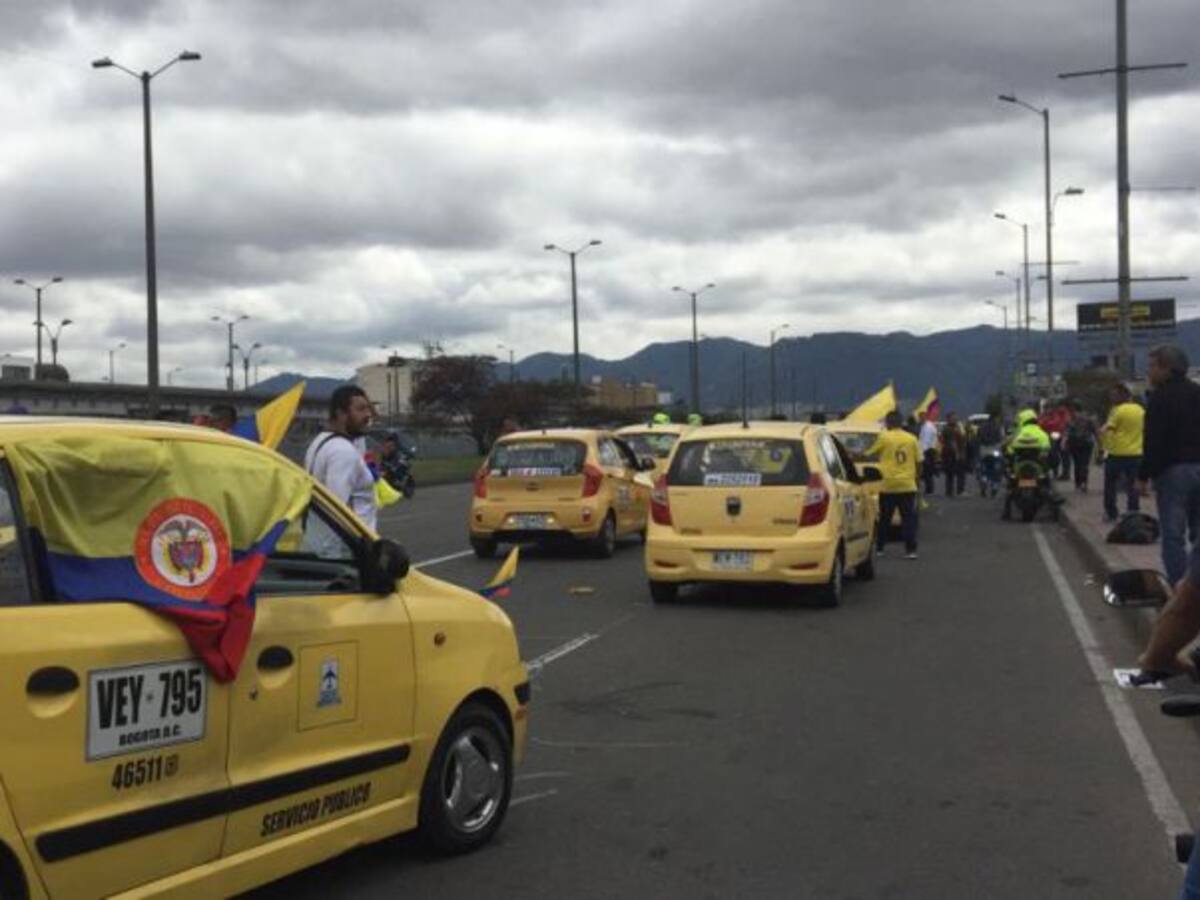 Paro de taxistas en Bogotá: escasa participación de conductores