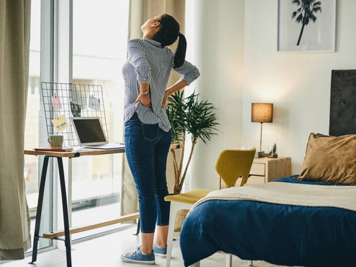 Evite el dolor de espalda en el teletrabajo con estos ejercicios de estiramiento