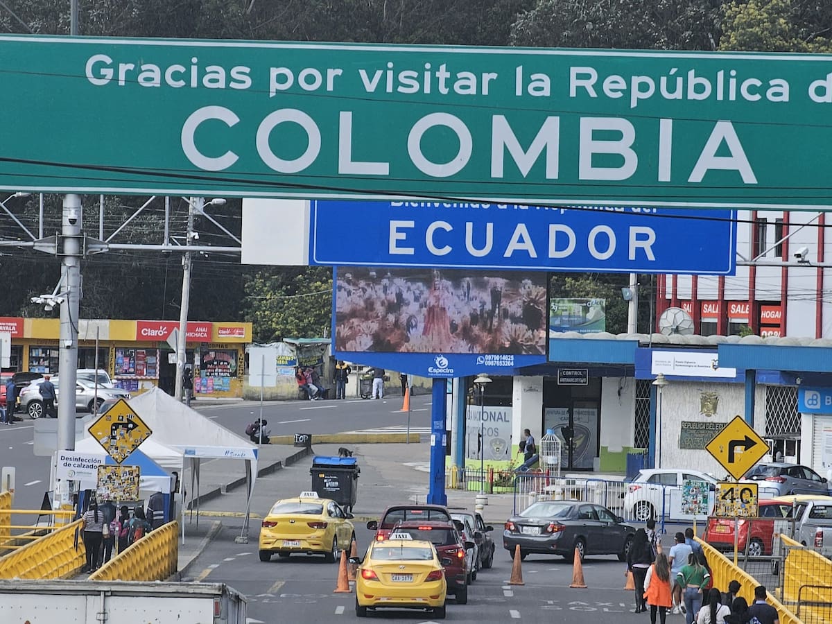 Ecuador restringió pasos de frontera con Colombia y Perú por “seguridad nacional”