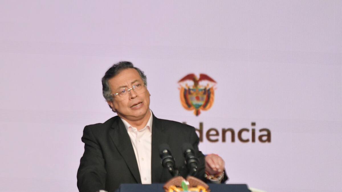 El jefe de las relaciones exteriores soy yo: Petro desautorizó convocatoria a comisión asesora
