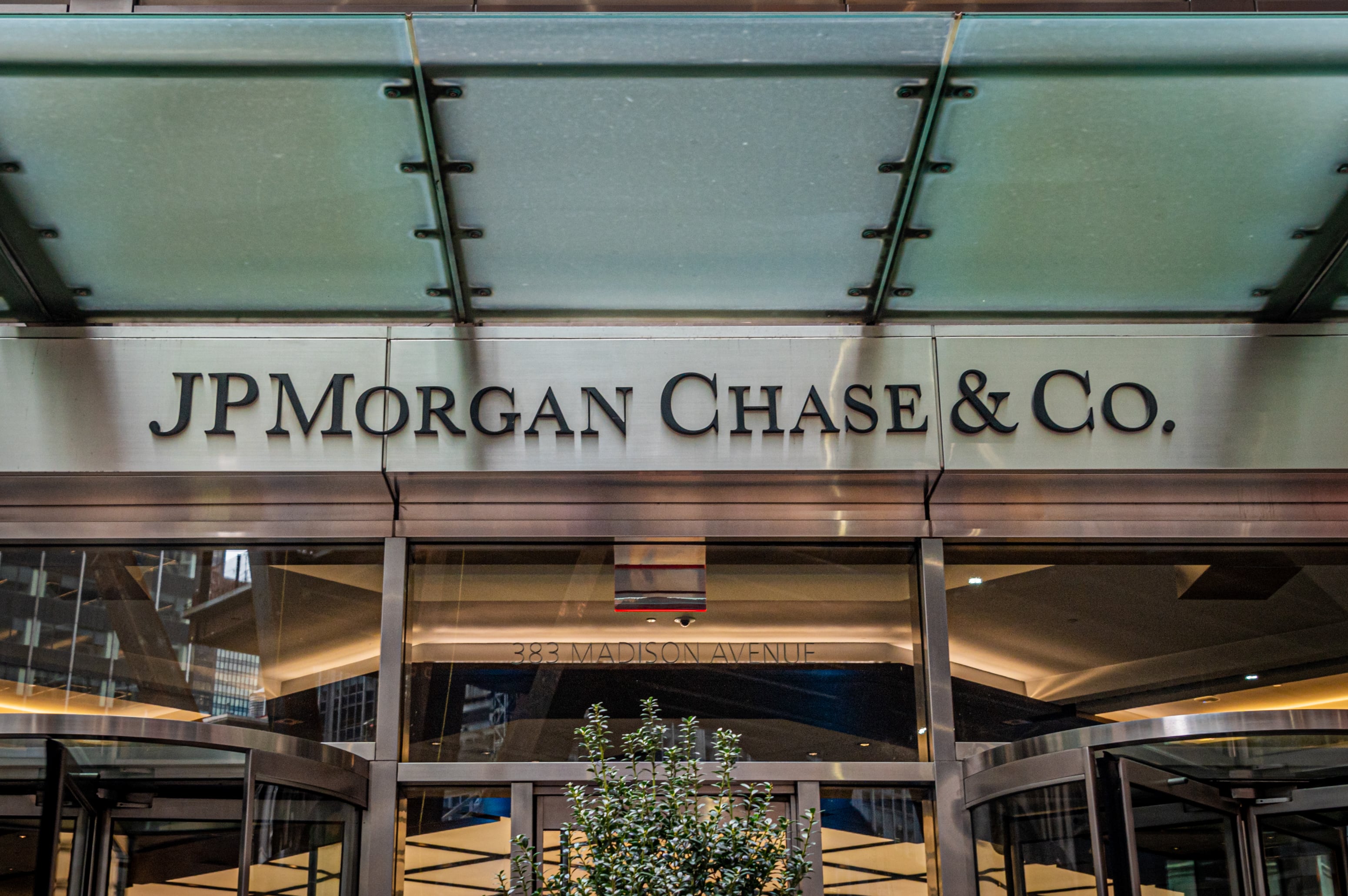 JP Morgan pide al gobierno Petro "medidas tangibles" para la estabilidad económica de Colombia