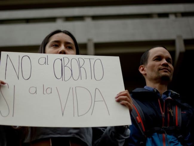 "Neocomunistas" y "retrógradas": se agudiza debate sobre creación de Comisión Provida