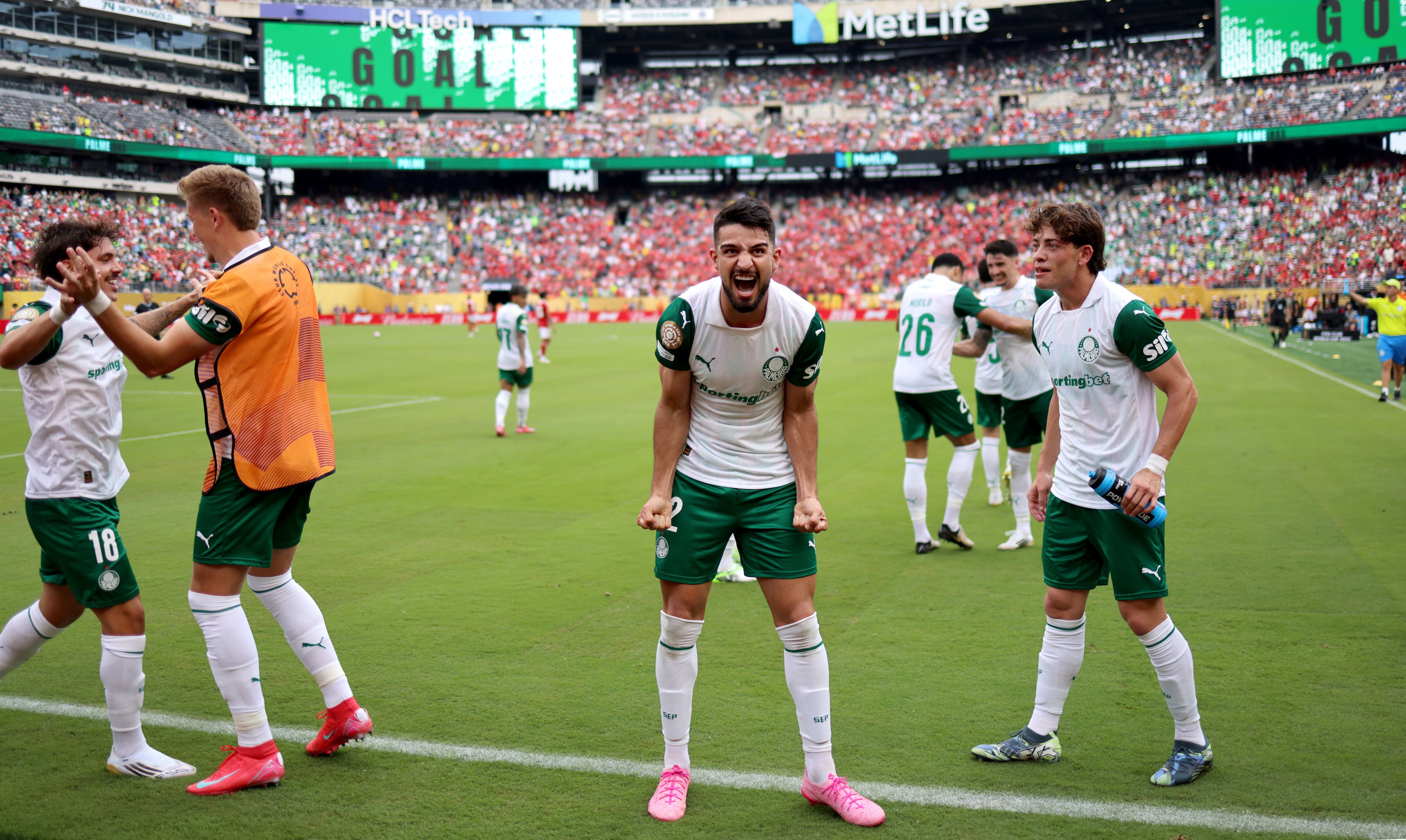 Palmeiras derrotó a Al-Ahly y se acerca a los octavos de final del Mundial de Clubes. Foto:EFE/EPA/JUSTIN LANE