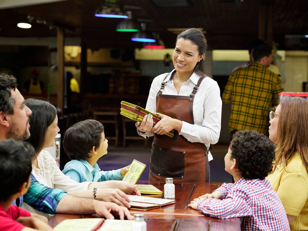 Aliste el bolsillo: ‘corrientazo’ podría subir hasta los $18.000