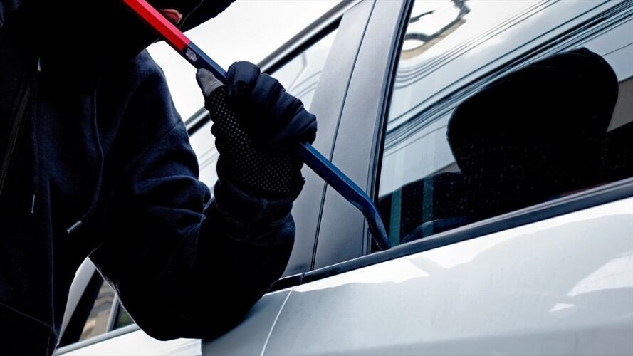 Inmediatamente después de que tenga conocimiento de la configuración del delito, usted debe llamar a la Policía Nacional a la línea 123. Foto: Getty Images / RAPEEPONG PUTTAKUMWONG