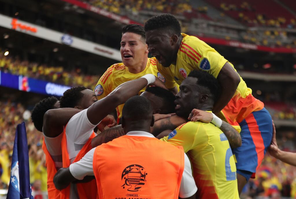 Selección Colombia celebra su victoria. Foto: Omar Vega/Getty Images