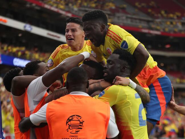 Selección Colombia celebra su victoria. Foto: Omar Vega/Getty Images